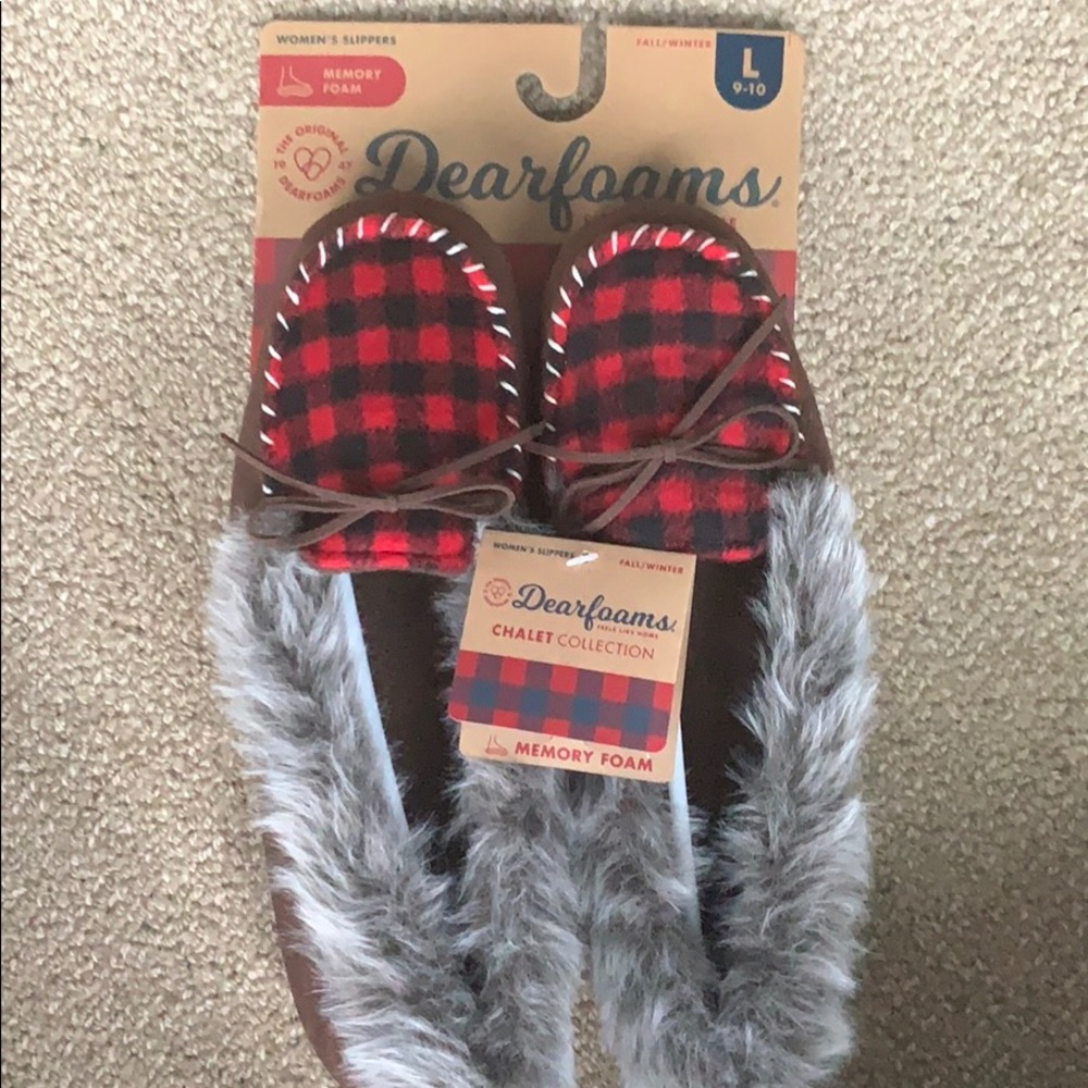 Brand new woman’s slippers!